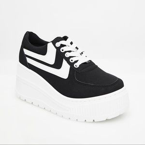 Dolls Kill Platform Sneakers Black NEW